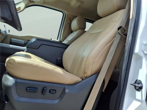 Used 2014 Ford F250 Lariat w/ Lariat Interior Package AWD/4WD image 14