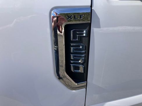 Used 2020 Ford F250 XLT w/ XLT Premium Package image 3
