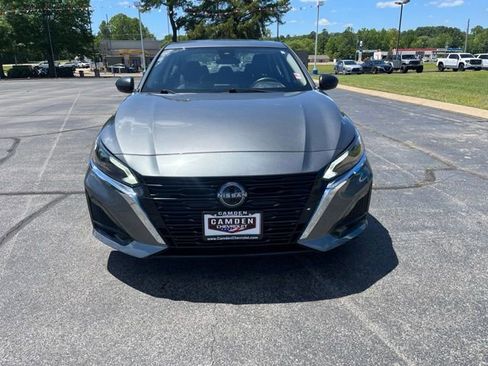 Used 2025 Nissan Altima 2.5 SV FWD image 2