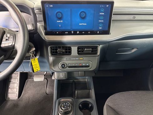 Used 2025 Ford Maverick XL w/ Equipment Group 102A AWD/4WD image 31