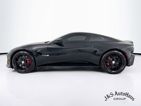 Used 2021 Aston Martin V8 Vantage Coupe RWD image 4