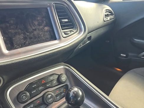 Used 2017 Dodge Challenger R/T Scat Pack RWD image 10