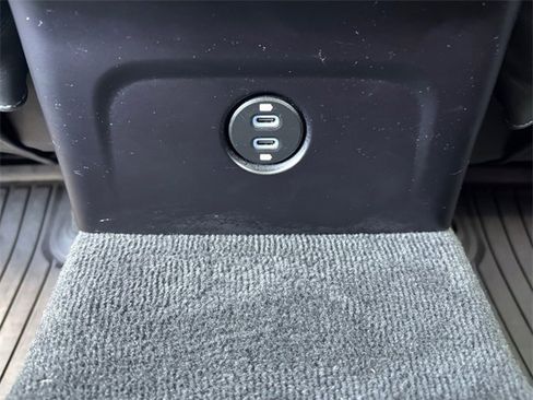 Used 2022 Porsche Macan image 32