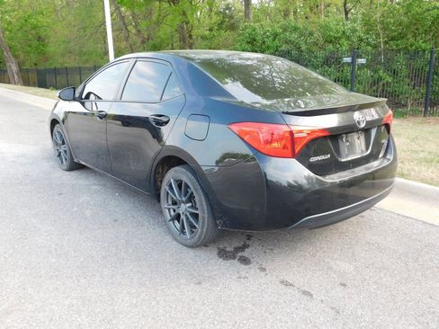Used 2017 Toyota Corolla SE image 3