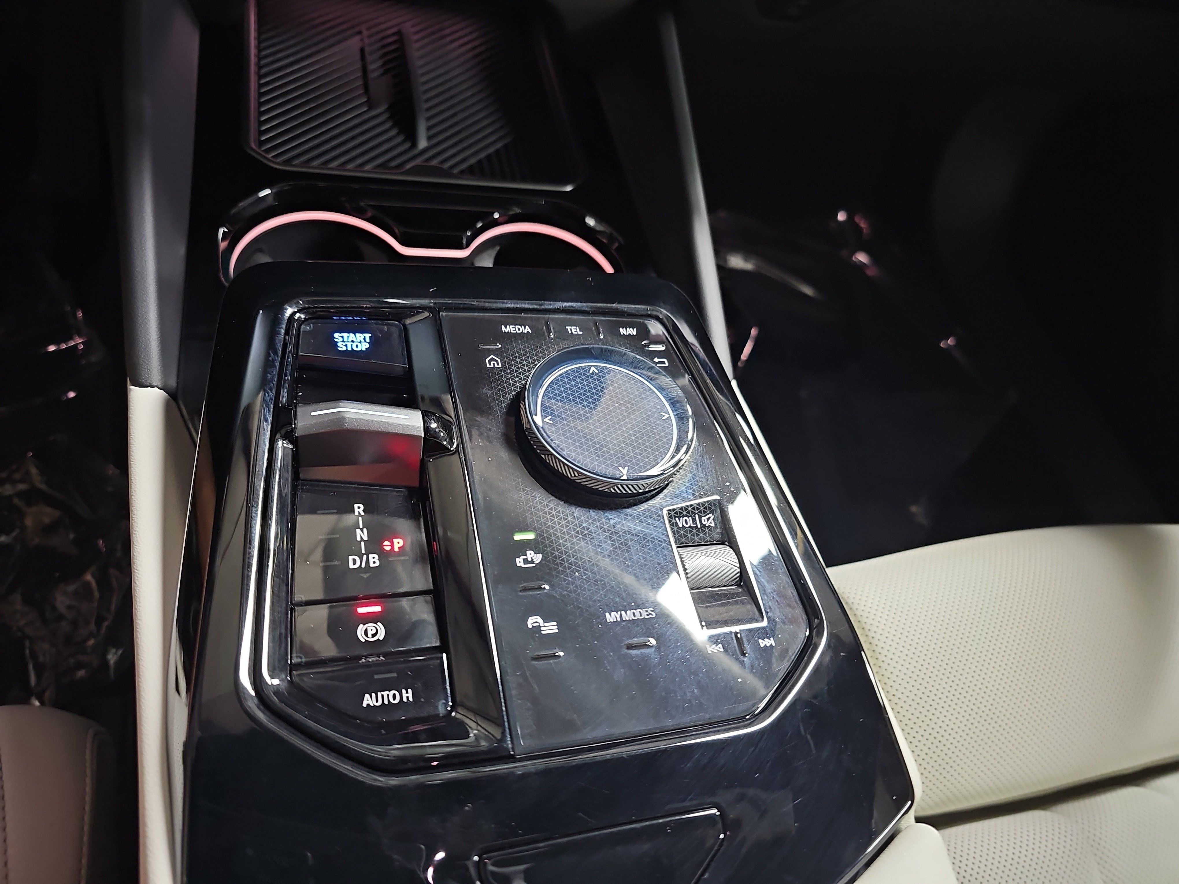 Certified 2026 BMW i5 eDrive40 RWD image 26