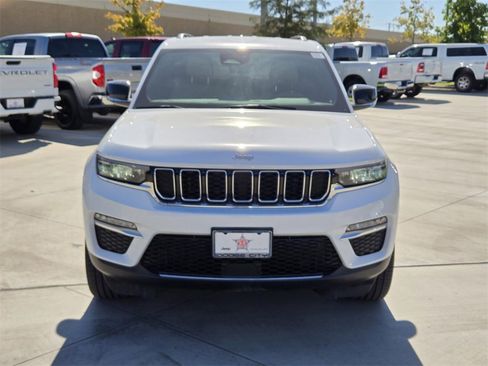 Used 2024 Jeep Grand Cherokee Limited image 9