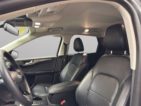 Used 2022 Ford Escape Titanium image 21