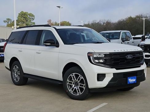 New 2025 Ford Expedition Active image 2