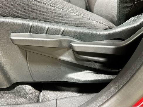 New 2026 Chevrolet Equinox LT w/ Safety and Technology Package FWD image 22