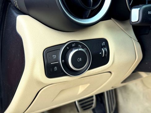 Used 2018 Alfa Romeo Giulia Ti w/ Quick Order Package 22Z Lusso image 17