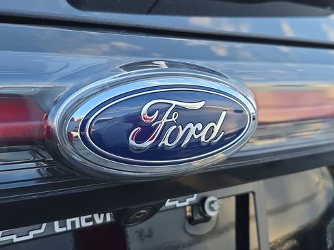 Used 2018 Ford Edge Titanium w/ Equipment Group 302A image 11