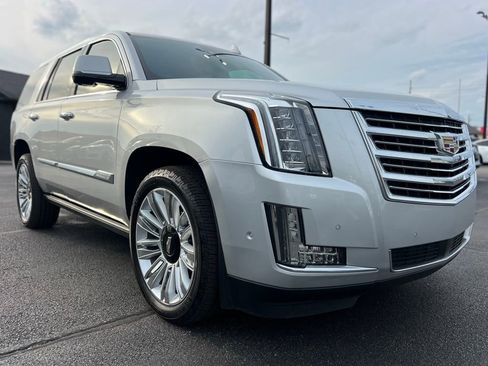 Used 2020 Cadillac Escalade Platinum image 11