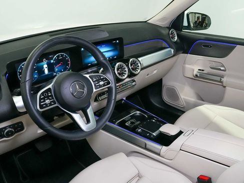 Used 2022 Mercedes-Benz GLB 250 4MATIC image 14