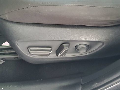 Used 2021 Toyota RAV4 XLE FWD image 16