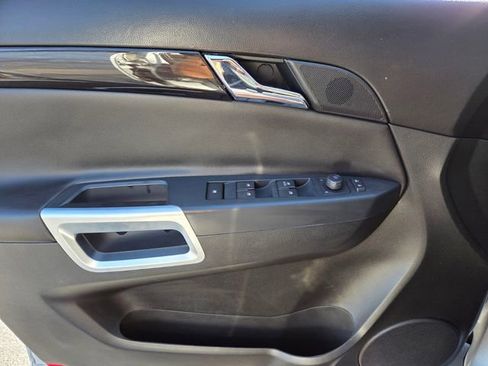Used 2013 Chevrolet Captiva Sport LT w/ Convenience Package FWD image 17