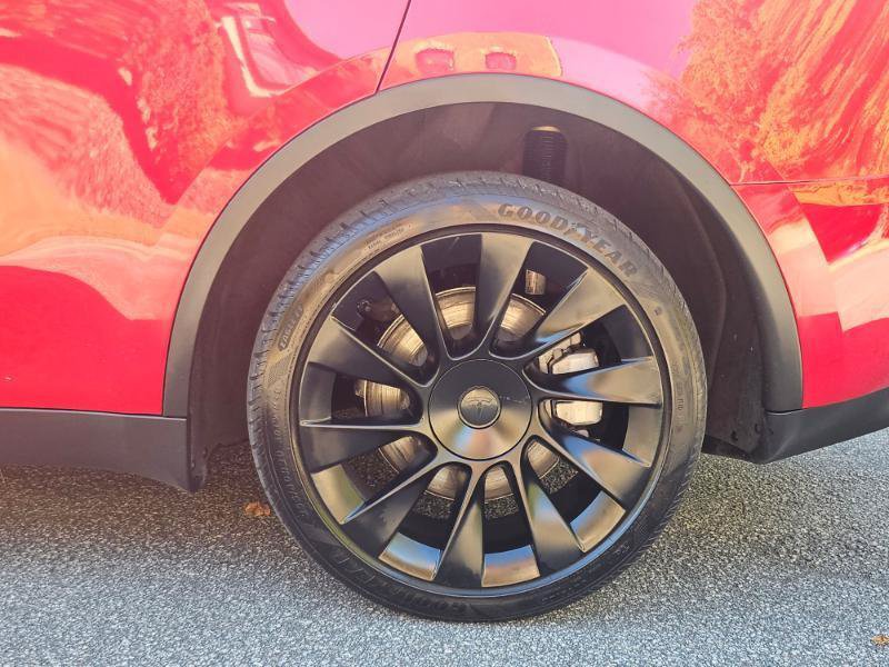 Used 2023 Tesla Model Y Long Range AWD/4WD image 19