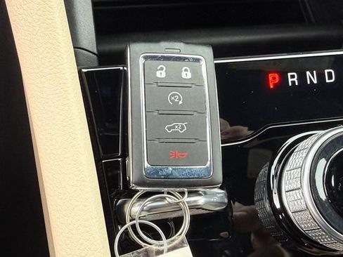 Used 2025 Jeep Grand Cherokee Limited AWD/4WD image 15