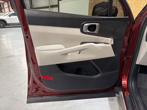 Used 2024 Kia Sorento S image 25