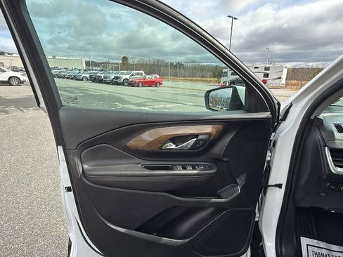 Used 2020 GMC Terrain SLE w/ Driver Convenience Package image 23