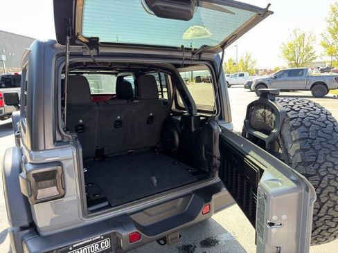 Used 2022 Jeep Wrangler Unlimited Rubicon AWD/4WD image 29