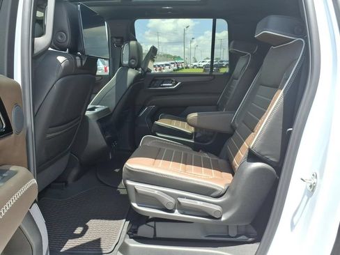 New 2026 GMC Yukon XL Denali Ultimate AWD/4WD image 15