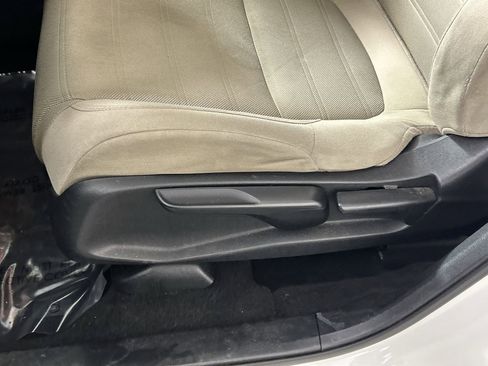 Used 2017 Honda CR-V LX image 19