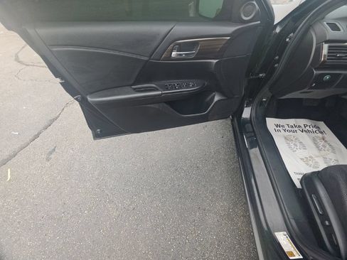 Used 2016 Honda Accord EX image 11