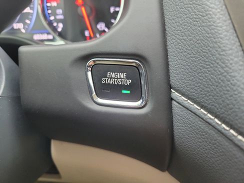 Used 2021 GMC Acadia Denali w/ Denali Technology Package image 24