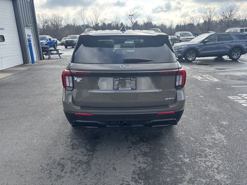 New 2026 Ford Explorer ST-Line w/ ST-Line Street Pack image 4