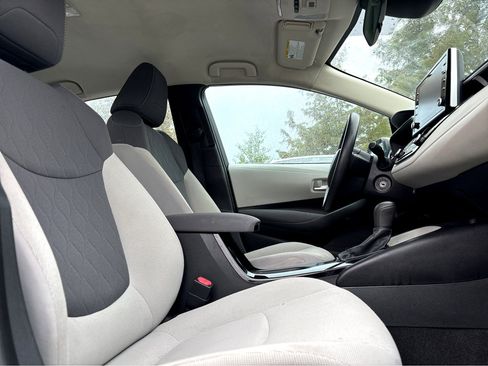 Used 2021 Toyota Corolla LE image 8