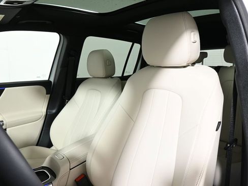 New 2026 Mercedes-Benz GLB 250 4MATIC image 15