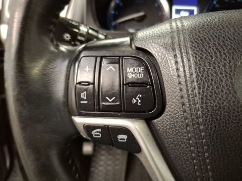 Used 2015 Toyota Highlander XLE image 18