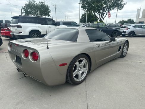 Used 1999 Chevrolet Corvette Coupe w/ Lighting Pkg RWD image 3