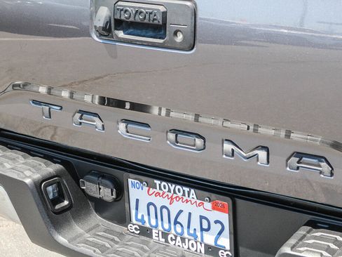 Used 2019 Toyota Tacoma SR5 RWD image 27