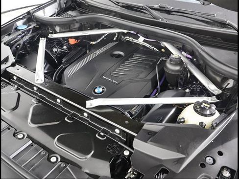 Used 2023 BMW X5 sDrive40i w/ M Sport Package RWD image 11