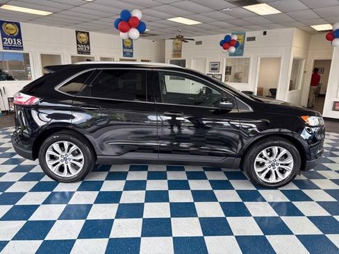 Used 2019 Ford Edge Titanium FWD image 8