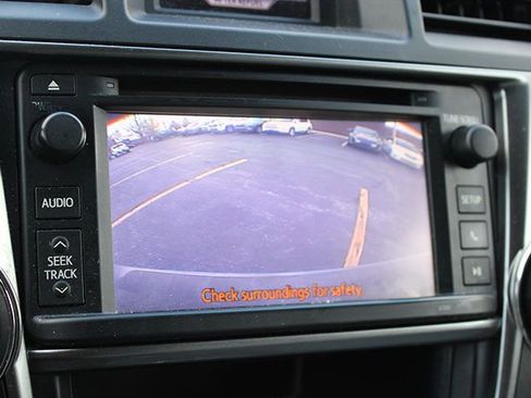 Used 2013 Toyota Highlander SE image 11