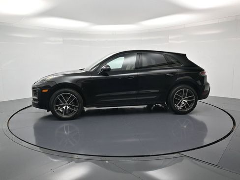 Certified 2026 Porsche Macan AWD/4WD image 2
