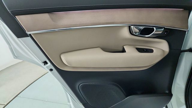 New 2026 Volvo XC90 T8 Plus w/ Protection Package AWD/4WD image 27