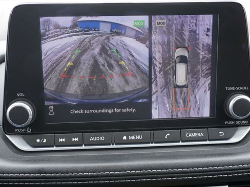 Used 2023 Nissan Rogue SL image 16