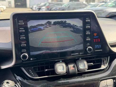 Used 2019 Toyota C-HR Limited FWD image 29