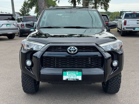 Used 2019 Toyota 4Runner SR5 AWD/4WD image 3