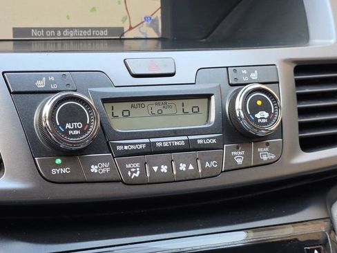 Used 2014 Honda Odyssey Touring Elite image 27