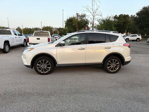 Used 2018 Toyota RAV4 Limited FWD image 2