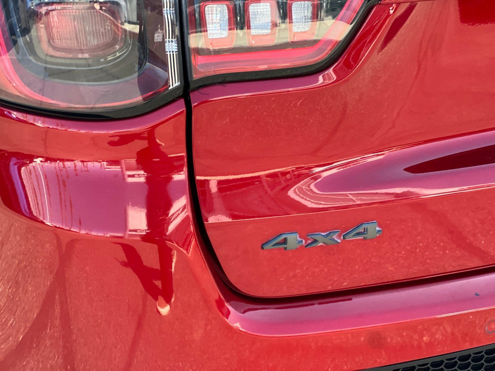 Used 2025 Jeep Compass Trailhawk AWD/4WD image 25