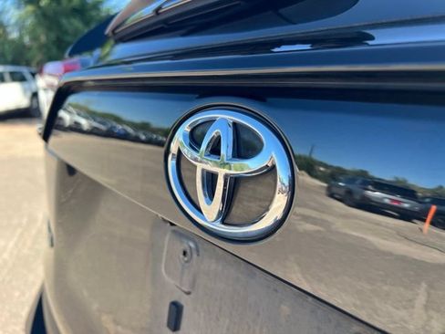Used 2025 Toyota RAV4 XLE FWD image 12