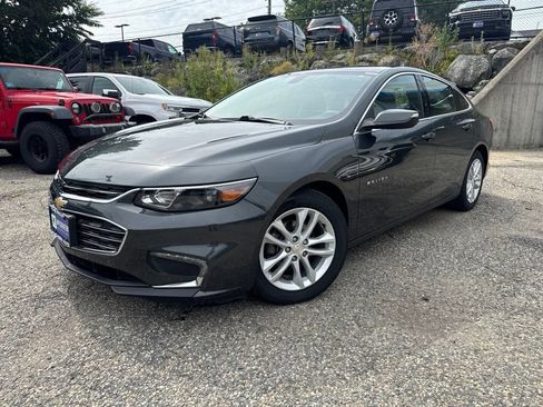 Used 2017 Chevrolet Malibu LT FWD image 1