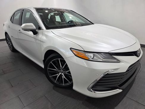 Used 2024 Toyota Camry XLE w/ Navigation Package AWD/4WD image 7