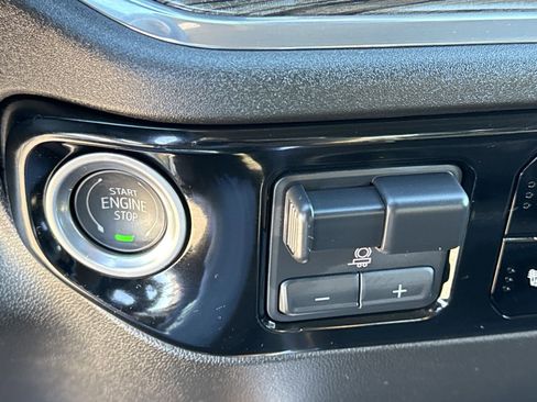 Used 2025 Chevrolet Silverado 2500 LT w/ Z71 Chrome Sport Edition image 22