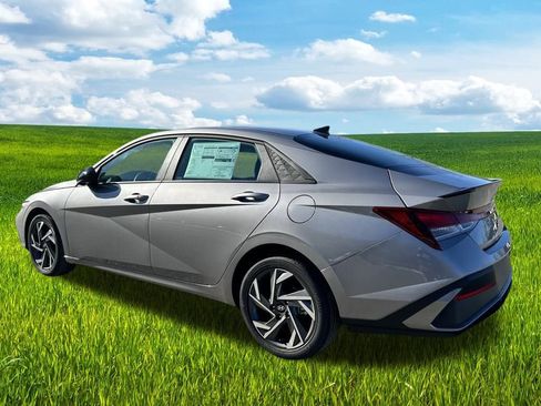 Used 2025 Hyundai Elantra Sport w/ Cargo Package image 4